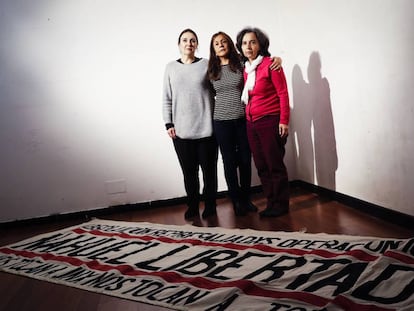 Candela Bosch, María Goretty Vergara and Rosa Prieto, mothers of three of the six young people arrested in 2015.