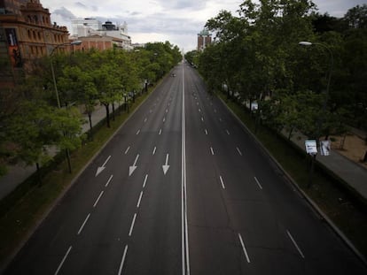 El paseo de la Castellana, vacío minutos antes del inicio del partido.