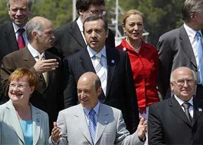 Foto de familia al inicio de la Cumbre de la Unión Europea con los Balcanes en Salónica, Grecia.