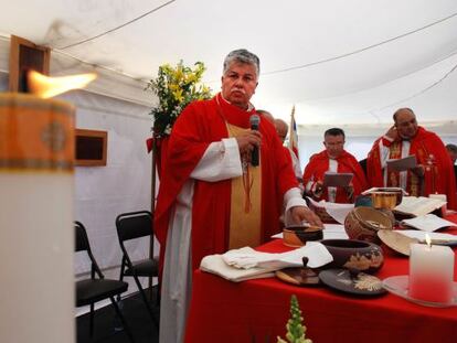 Jiménez, en su ordenación como obispo luterano