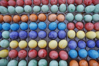 Huevos de Pascua coloreados.