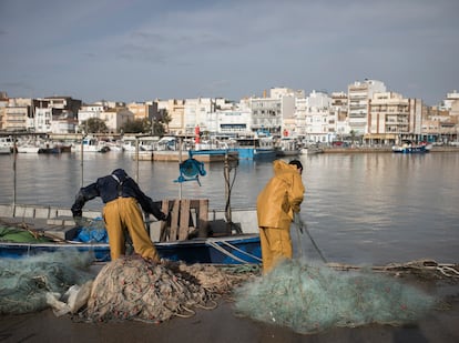 Muelle de pescadores del puerto de L'Ampolla, en el Delta del Ebro.