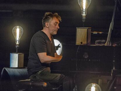 Yann Tiersen durante su actuación en el Palau.