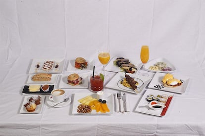 La mesa recibe al comensal con una selección de muffins, napolitanas o croissants horneados en la propia cocina. El café puede tomarse al principio o al final de la comida, que también incluye el bloodymary. Para comer hay cuatro entrantes y cuatro principales a elegir. Entre los primeros, pastela de pollo, bagels de salmón o jamón con queso brie, carpaccio de frutas con muesli casero caramelizado y yogur griego y ensalada de tacos de atún marinado. Los platos principales son los huevos benedictine, surtido de sushi con surimi, kanikama o maki de espárragos, brocheta de cebón con especias árabes y ceviche de pez mantequilla. <b>Ene gastrobar</b>: Sábados, domingos y festivos de 12.30 a 16.30 en calle Nuncio, 19. Por 22 euros.