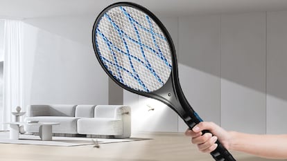Matamoscas eléctrico con forma de raqueta