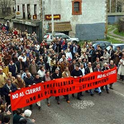 Los trabajadores de Quijano se manifestaron ayer en Corrales de Buelna (Cantabria).