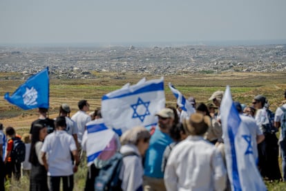 Grupos de colonos israelíes marchan hacia Gaza para reclamar el restablecimiento de asentamientos en la Franja