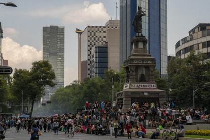 En Ciudad de México se instalaron escenarios sobre la avenida Paseo de Reforma en los que habrá presentaciones musicales y conferencias.