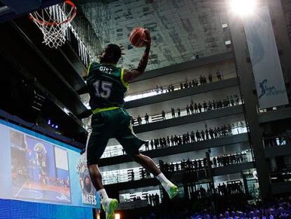 James Gist, durante el concurso de mates