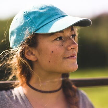 Descubre cómo lavar tu gorra sin deformarla. GETTY IMAGES.