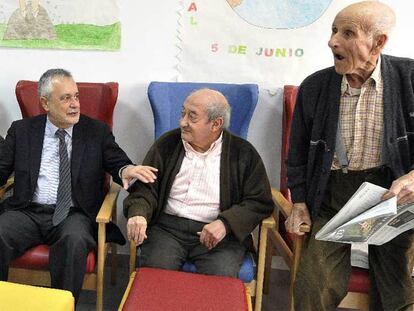 GRIÑÁN INAUGURA UNA RESIDENCIA DE ANCIANOS EN LA ALPUJARRA