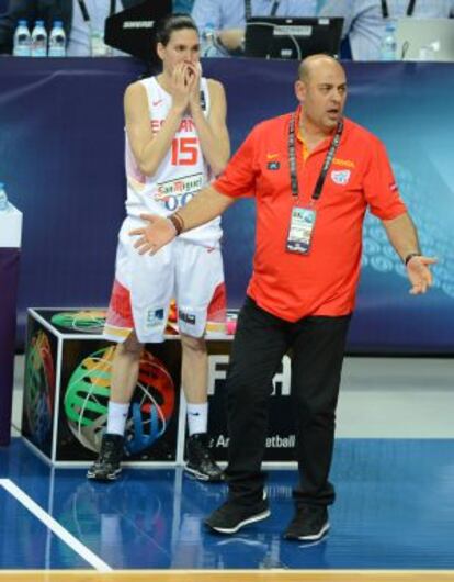 El técnico Mondelo, durante la final.