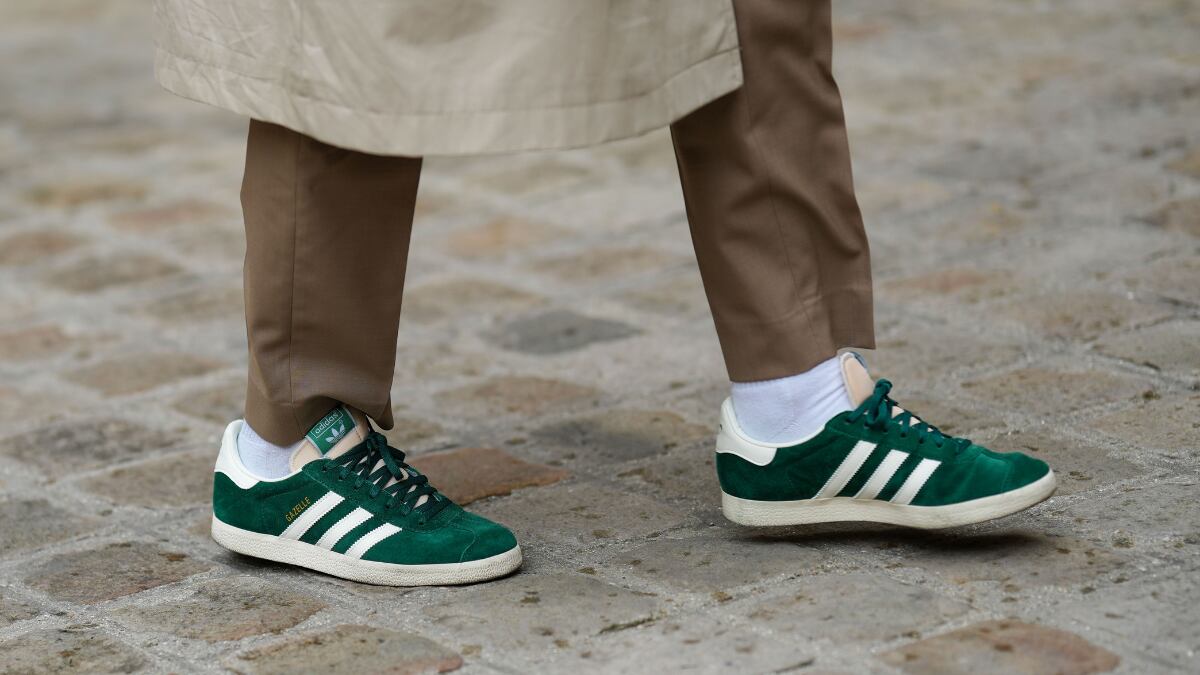 Adidas rebaja un 46% estas zapatillas verdes para hombre ideales para el día a día