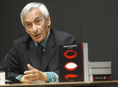 José Luis Merino, durante la presentación de su libro 'Hablan los artistas'.