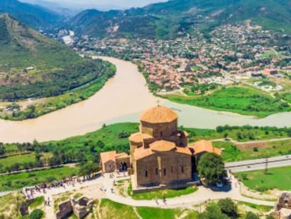 De la iglesia de la Trinidad a la catedral de Bagrati, paisajes imprescindibles en el país caucásico