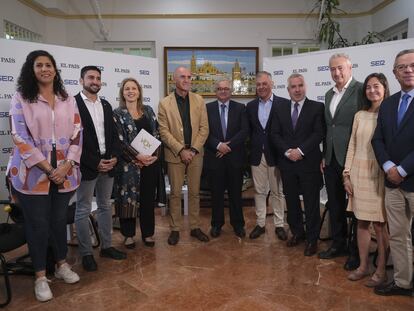 Los candidatos y candidatas a la alcaldía de Sevilla, este lunes en el debate organizado por Cadena SER y EL PAÍS.