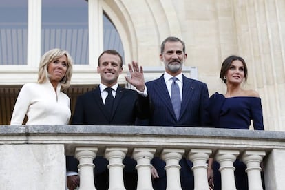 Los Reyes junto a Brigitte y Emmanuel Macron en París.