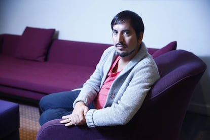 El escritor chileno Carlos Labbé.