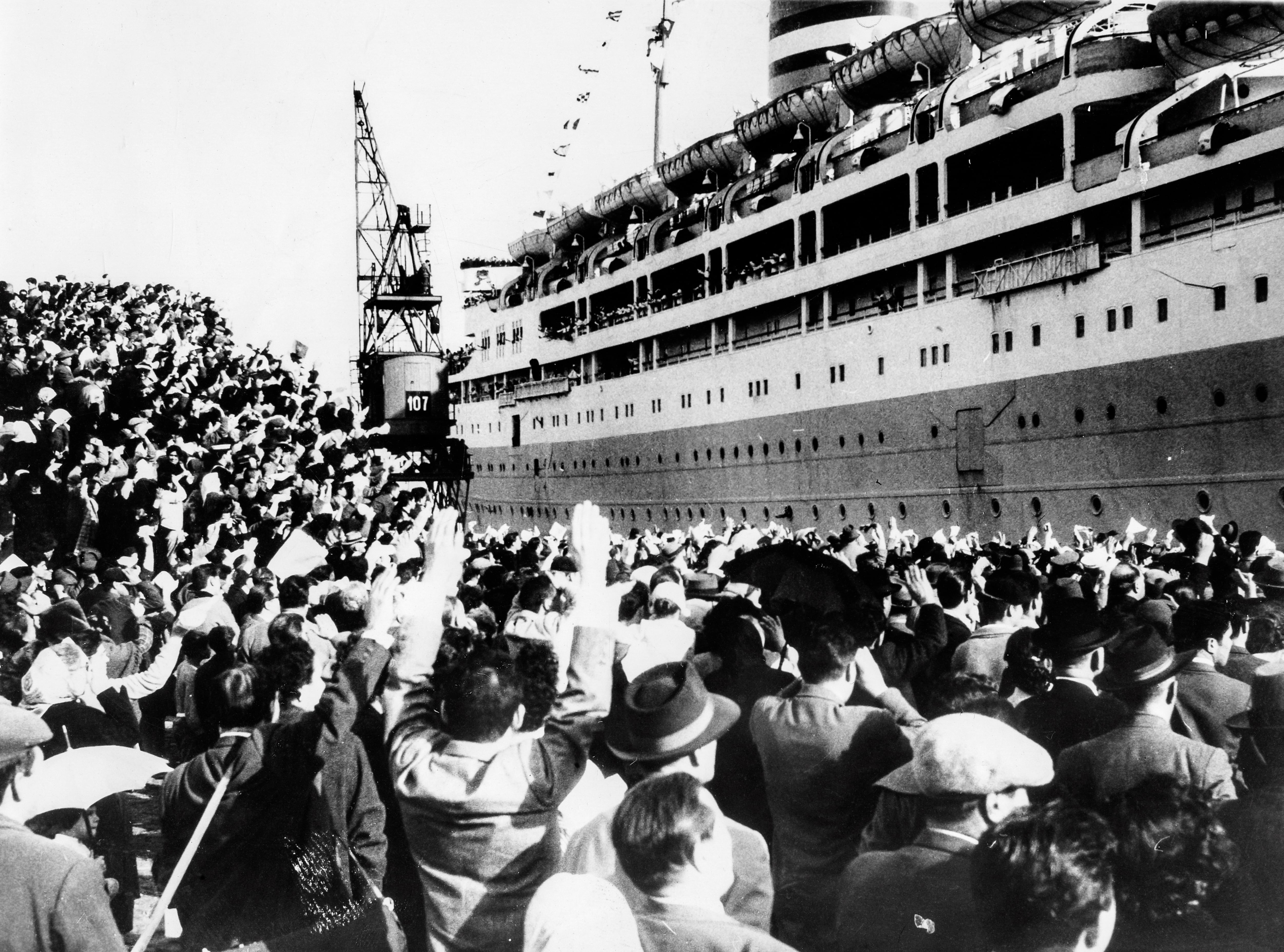 La vida gris de tres héroes que secuestraron un transatlántico para acabar con el franquismo