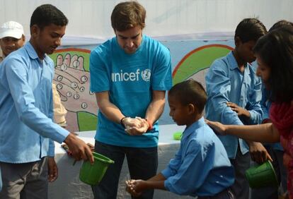 Alonso participa en la campaña de Unicef