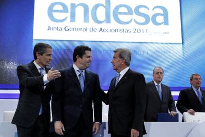 De izquierda a derecha, Andrea Brentan, Borja Prado y Fluvio Conti, en la junta de ayer.