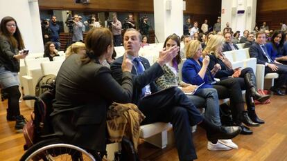 Gender violence victim Nadia Otmani confronts Vox Madrid spokesman Javier Ortega Smith.