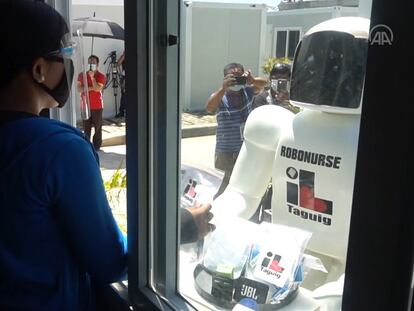 Robonurse, el robot sanitario que atiende a pacientes con covid-19 