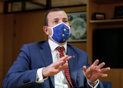 El comisario europeo de Medio Ambiente, Virginijus Sinkevicius, durante la entrevista en la sede de la Comisión Europea en Madrid.