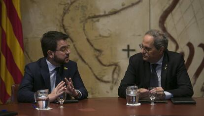 El presidente de la Generalitat, Quim Torra, con el vicepresidente, Pere Aragonès.