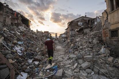 Una calle de Amatrice, Italia, después del terremoto.