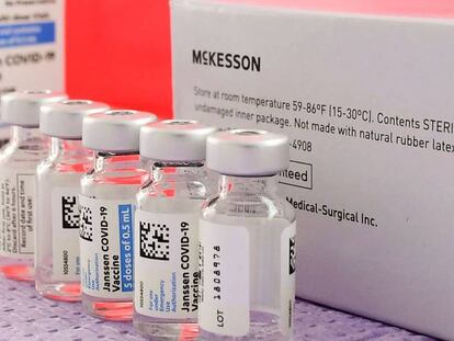 Viales de la vacuna de Janssen, la filial farmacéutica de Johnson & Johnson.