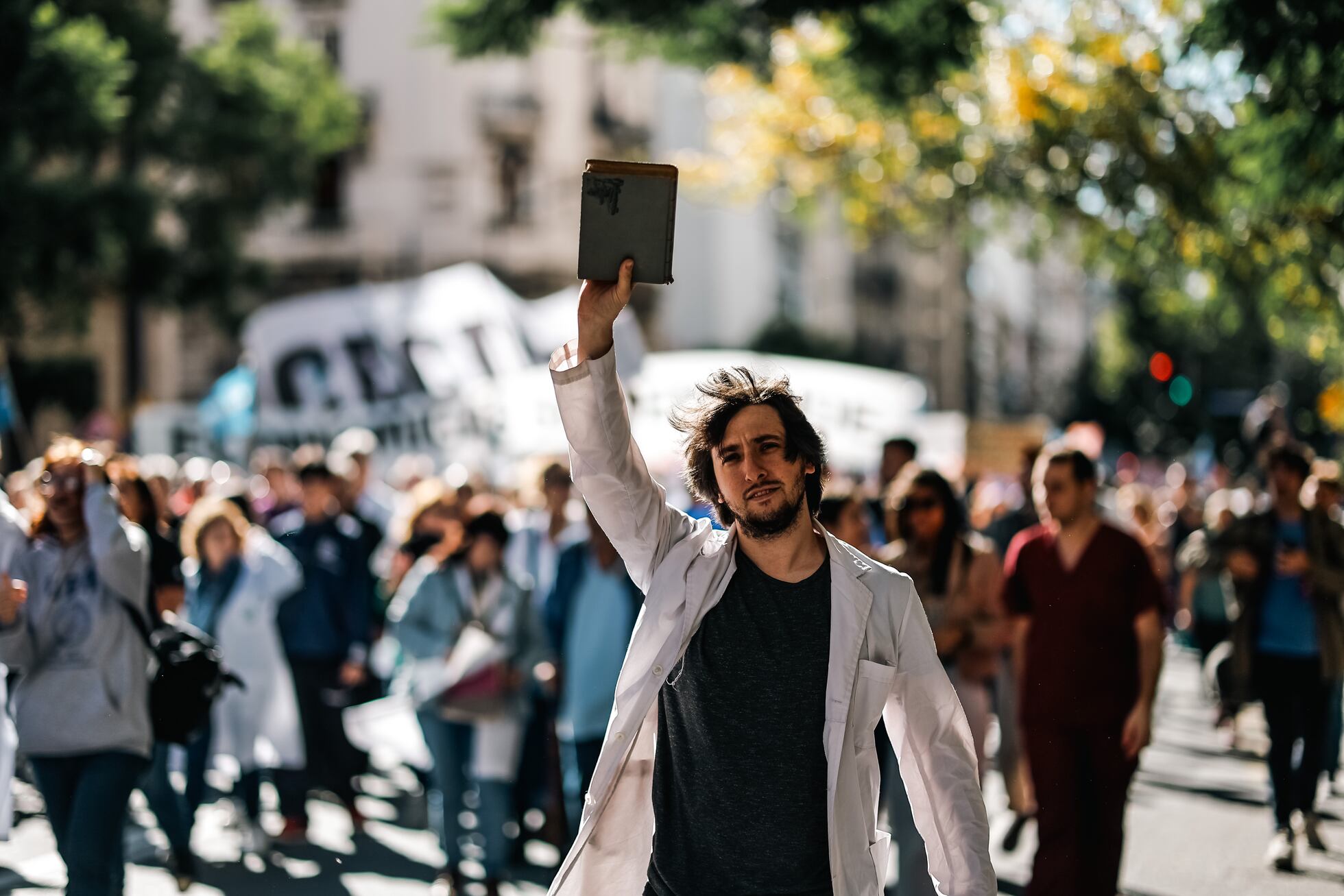 El ajuste fiscal de Milei acorrala a la clase media argentina | EL PAÍS ...