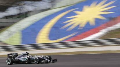 Hamilton, en los entrenamientos de este viernes en Malasia.