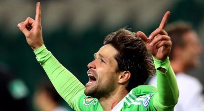 Diego celebra su gol con el Wolfsburgo en la Copa alemana ante el FSV de Frankfurt.