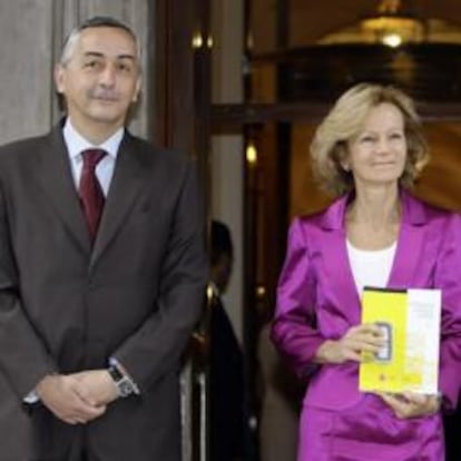 Carlos Ocaña, Elena Salgado y José Manuel Campa, en la presentación de los Presupuestos