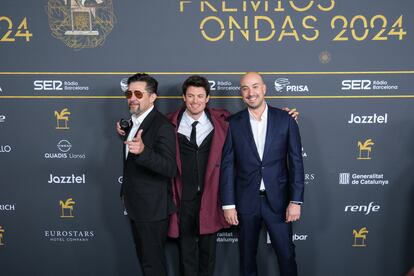 Ramón Campo, Carles Tamayo y Oscar Proll han recibido el Ondas 2024 a mejor documental por 'Como cazar un monstruo'.