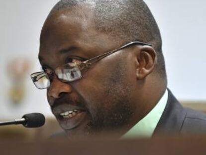 El ministro sudafricano de Justicia, Michael Masutha, anunci&oacute; el viernes un proyecto de ley para retirarse de la CPI.