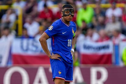 Kylian Mbappé durante el partido entre Francia y Polonia.