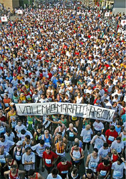 Los participantes en la carrera, ayer, en la calle de Rius i Taulet.