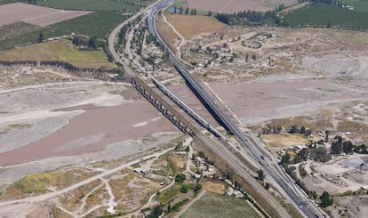 Vista parcial de la autopista central de Chile.