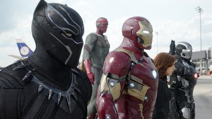 Capitán América: Civil War

Pelea del aeropuerto

"¡Por fin!" Eso debieron pensar millones de fans de los cómics al ver a todos sus héroes reunidos por primera vez en una misma escena, Spider-Man incluido. 17 minutos de coreografía con una docena de personajes luchando entre sí. Puedes ver el alegato 'bigger than life' de Marvel aquí.