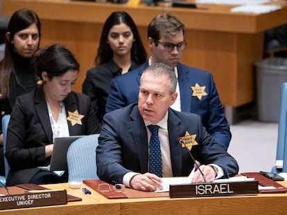 El representante permanente de Israel en la ONU, Gilad Erdan, interviene este lunes ante el Consejo de Seguridad en Nueva York.
