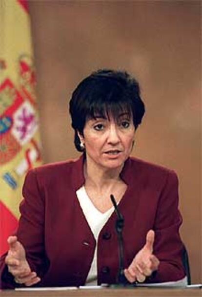 Anna Birulés, tras el Consejo de Ministros.