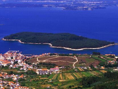 Cortegada Island on the Carril coast (Vilagarcía de Arousa).