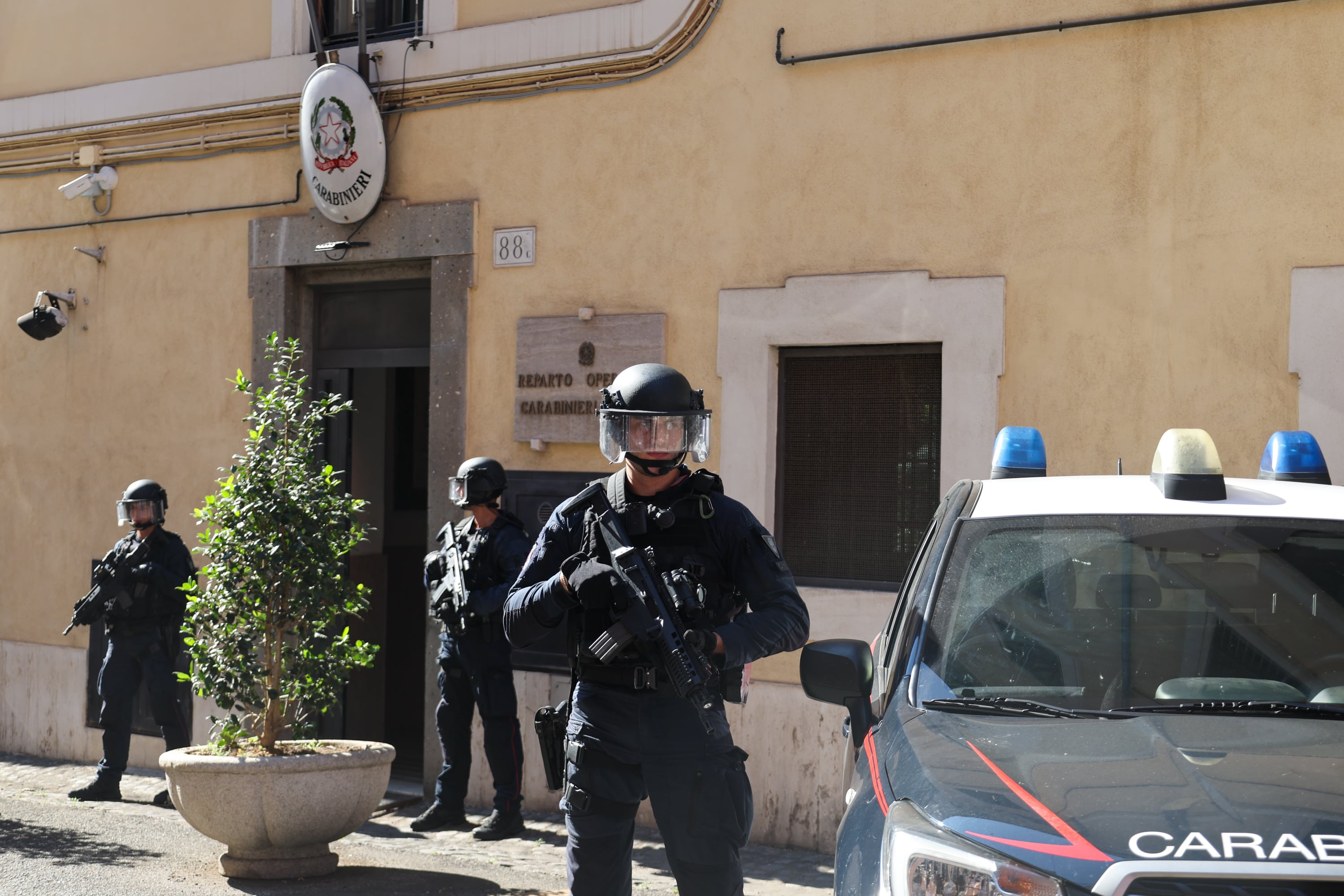 Estalla un escándalo de espías en Italia: expulsados dos agregados militares rusos de la embajada en Roma