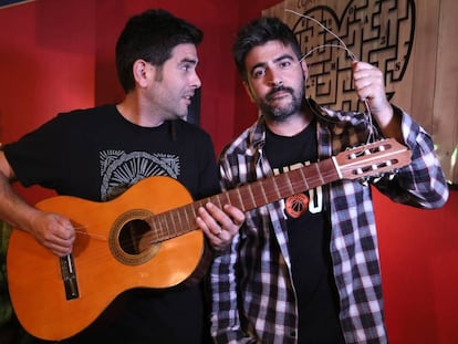 Los hermanos Jose y David Muñoz, Estopa, en un escape room de Madrid.