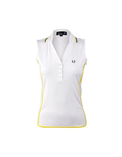 Para retomar los partidos de tenis nada mejor que este polo de Fred Perry. (55 euros)