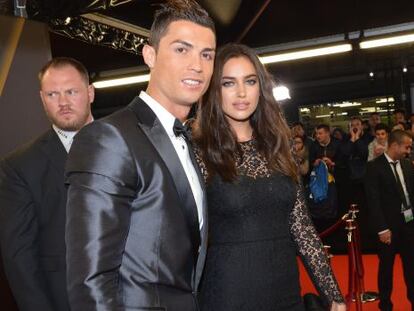 Irina Shayk, con Cristiano Ronaldo, en la gala del Balón de Oro.