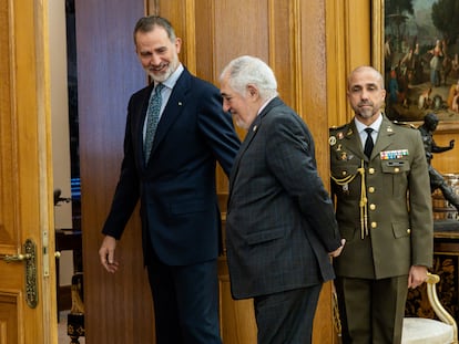 El Rey recibe al nuevo presidente del Tribunal Constitucional, Cándido Conde-Pumpido, este viernes en el Palacio de la Zarzuela.
