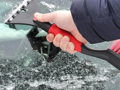 Esta es la mejor rasqueta para hielo que se puede comprar en Amazon